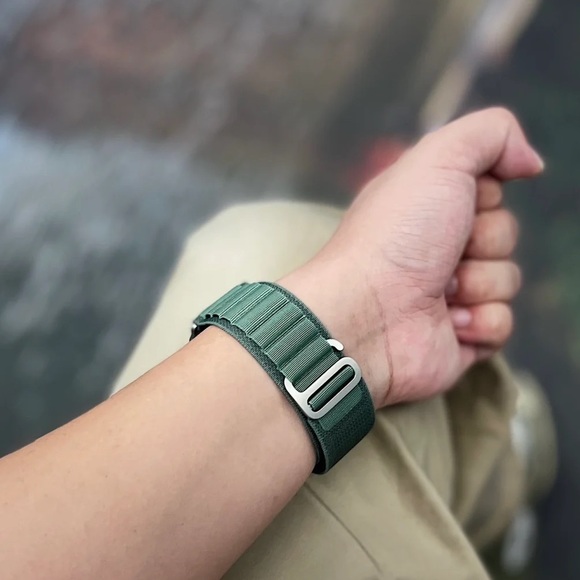 NEW GREEN Loop Adjustable Strap for Apple Watch - Picture 4 of 9